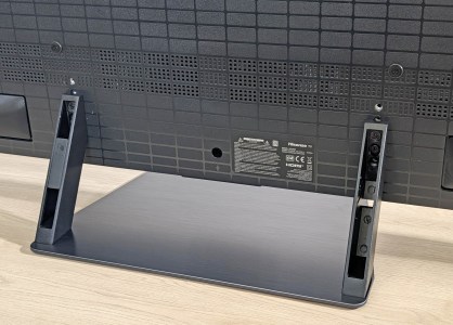 Hisense 65UR8S // Source : Sylvain Pichot - Frandroid