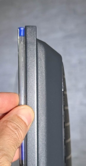 Hisense 65UR8S // Source : Sylvain Pichot - Frandroid