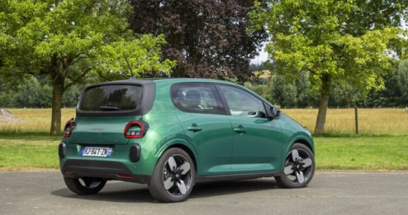 Renault Twingo E-Tech Evolution // Source : Jean-Baptiste Passieux - Frandroid Renault Twingo E-Tech Evolution // Source : Jean-Baptiste Passieux - Frandroid