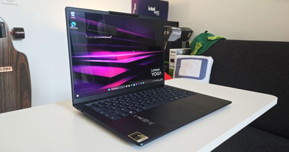 Le Lenovo Yoga Slim 7x Gen 11.