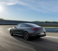 Der neue elektrische Mercedes-AMG CLA 45 4MATIC+.

Exterieur Farbe: MANUFAKTUR graphit grau magno

Interieur Polster: ARTICO/Microcut schwarz / racegelb

Energieverbrauch kombiniert: 18,7‒16,5 kWh/100 km | CO₂-Emissionen kombiniert: 0 g/km | CO₂-Klasse: A

Die Angaben sind vorläufig. Es liegen bislang weder bestätigte Werte von einer amtlich anerkannten Prüforganisation noch eine EG-Typgenehmigung noch eine Konformitätsbescheinigung mit amtlichen Werten vor. Abweichungen zwischen den Angaben und den amtlichen Werten sind möglich.

// 
The new Mercedes-AMG CLA 45 4MATIC+ electric.

Exterior color: MANUFAKTUR graphite grey magno

Interior color: ARTICO Microcut black / race yellow

Energy consumption combined: 18.7–16.5 kWh/100 km | Combined CO₂ emissions: 0 g/km | CO₂ class: A

The figures are provisional. To date, there are no confirmed figures from an officially recognised testing organisation, nor is there an EC type-approval or a certificate of conformity containing official figures. There may be discrepancies between the figures provided and the official figures.