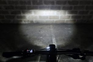 Moustache Dimanche 29 Gravel 2 Flat Bar 2026 éclairage