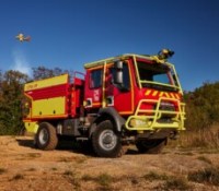 Trucks D 14 4x4 CCF (camion citerne feux de forêt) . Crédit photo : Yannick Brossard / Renault Trucks