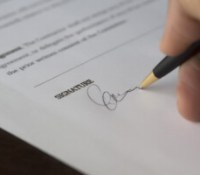 Une signature manuscrite // Source : Pixabay