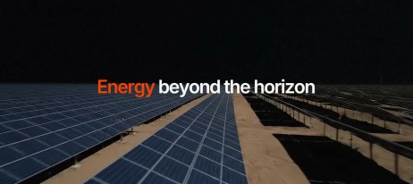 Des panneaux solaires captant l'énergie du soleil même la nuit. // Source : Reflect Orbital