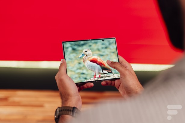 Samsung Galaxy Z Fold 8 // Source : Chloé Pertuis - Frandroid