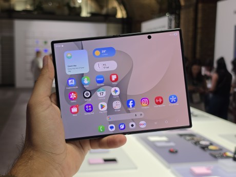 Samsung Galaxy Z Fold 8 // Source : Omar Belkaab - Frandroid