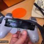 Une console PlayStation 1 dans une manette DualShock, le projet avorté de Sony Une console PlayStation 1 dans une manette DualShock, le projet avorté de Sony
