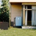Alimenter sa climatisation avec un panneau solaire à brancher : la solution ultime pour la faire tourner gratuitement cet été ?