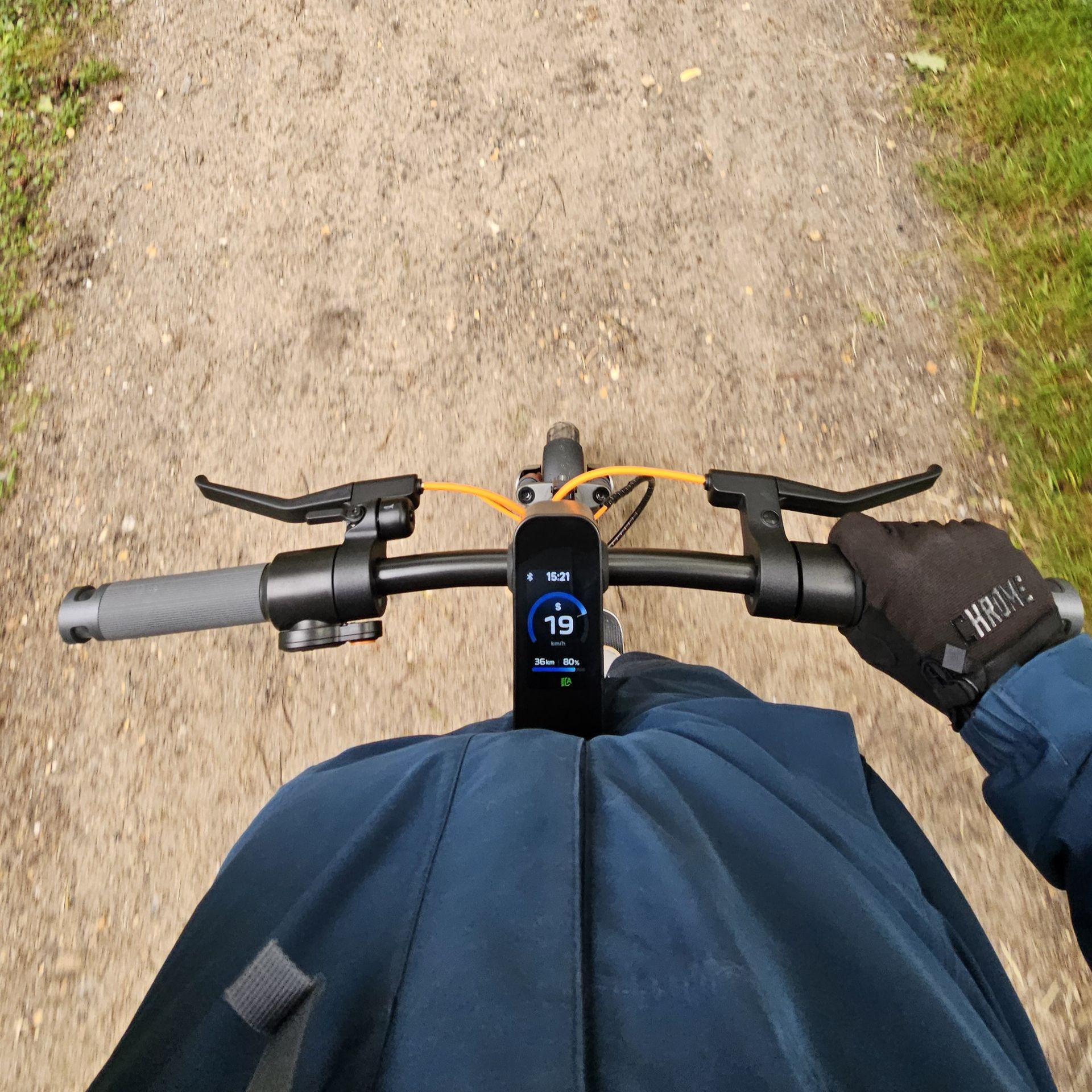 Xiaomi Electric Scooter 6 Max test conduite chemin