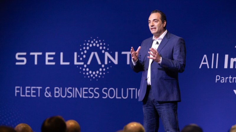 Le patron de Stellantis promet le maintien des 12 usines françaises, et c’est un peu grâce à la Chine