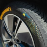 Bouteilles en plastique et sable : ce pneu Continental pour voiture électrique est composé à 80 % de matériaux durables