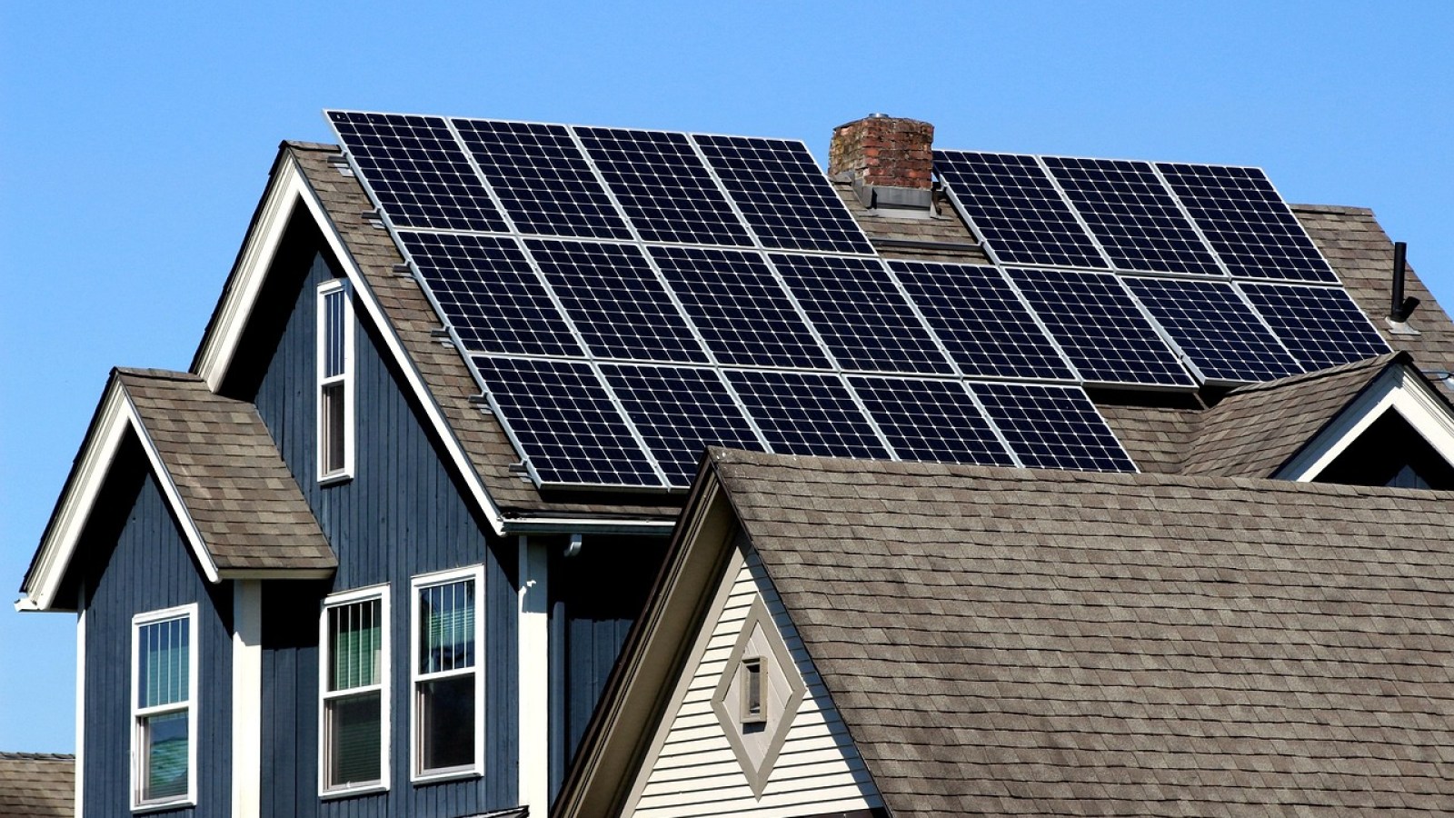 Les panneaux solaires n’ont jamais été aussi peu chers : pourquoi l’Europe hésite encore