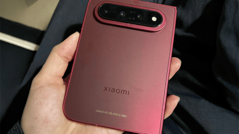 Xiaomi devrait lancer son premier pliant au format passeport juste avant Apple