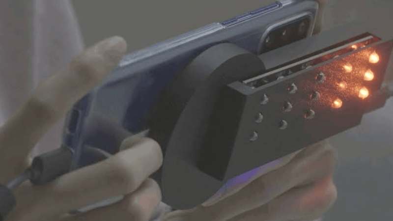 SweepLED : un boîtier à quelques euros transforme votre smartphone en détecteur de caméras espion