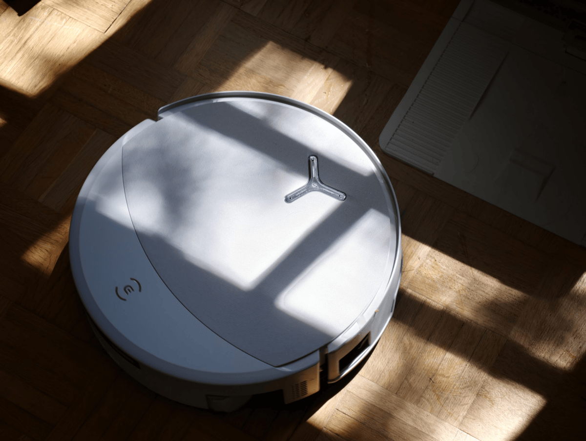 Ecovacs Deebot T90 Pro Omni // Crédits : Ulrich Rozier pour Frandroid Ecovacs Deebot T90 Pro Omni // Crédits : Ulrich Rozier pour Frandroid