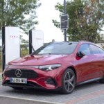 J’ai branché une Mercedes CLA électrique sur un Superchargeur Tesla : une recharge enfin possible, mais des choix qui interrogent J’ai branché une Mercedes CLA électrique sur un Superchargeur Tesla : une recharge enfin possible, mais des choix qui interrogent