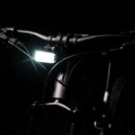 Decathlon lance un nouveau phare vélo capable d’éclairer jusqu’à 150 mètres Decathlon lance un nouveau phare vélo capable d’éclairer jusqu’à 150 mètres