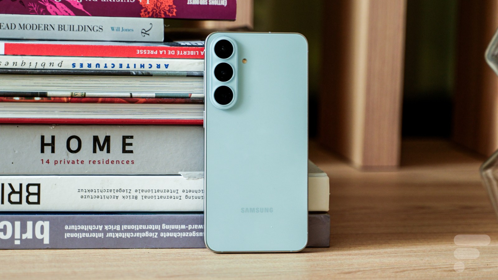J'ai pris en main le Samsung Galaxy S26 FE et sa nouveauté est déjà vieille — Frandroid