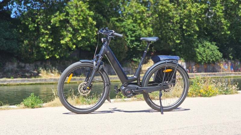 On a testé le Moustache Mardi 27.6 FS (2026) : un vélo électrique urbain au confort royal