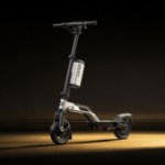 Batterie amovible et pliage triple : cette trottinette électrique promet de se ranger n&rsquo;importe où