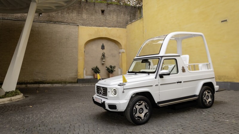 À Paris, le pape Léon XIV roule en voiture électrique : tous les détails de cette Papamobile unique en son genre