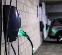 Une borne de recharge en copropriété // Crédits : Izi by EDF