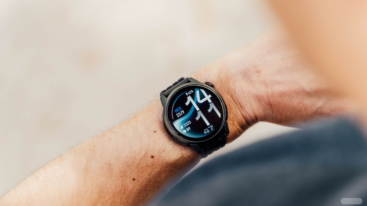 J’ai testé la Coros Pace 4 Pro : un écran géant, des matériaux premium et une autonomie monstrueuse