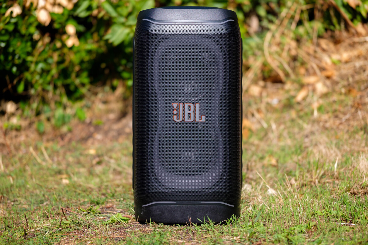 JBL PartyBox 330 JBL PartyBox 330