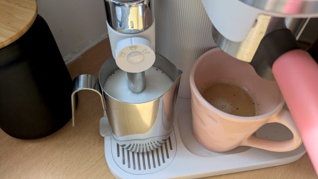 Fonction mousse de lait - Philips Baristina Latte2