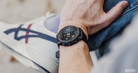 La Garmin Fenix 9 Pro // Source : Chloé Pertuis - Frandroid La Garmin Fenix 9 Pro // Source : Chloé Pertuis - Frandroid