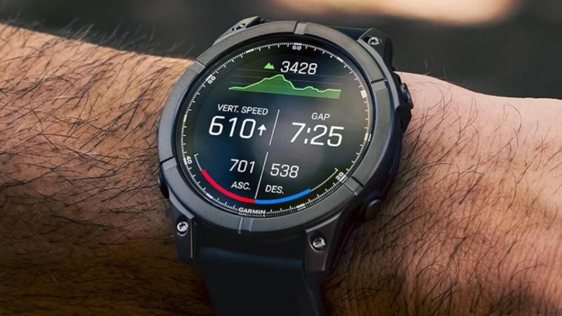 L’une des montres connectées outdoor Garmin les moins chères du moment, c’est cette Fenix E à moins de 400 €