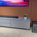 26 haut-parleurs, 1 840 W : Hisense dévoile sa barre de son ultime taillée pour le home cinéma avec Devialet