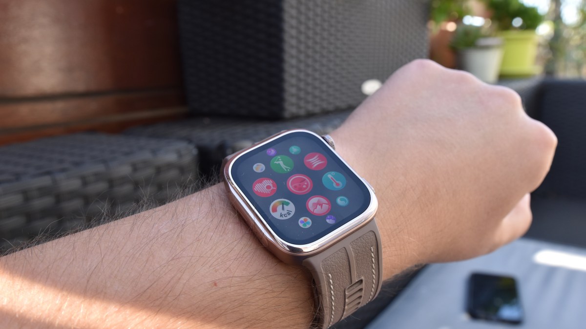 Notée 8/10, la Huawei Watch D3 et son tensiomètre intégré sont en promo avec une balance offerte