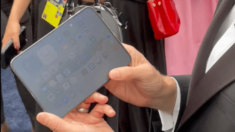 iPhone Duo avec son interne écran mat : la nanotexture efface-t-elle le pli au détriment de l’image ?