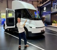 Tesla Semi au salon IAA de Hanovre 2026 Tesla Semi au salon IAA de Hanovre 2026