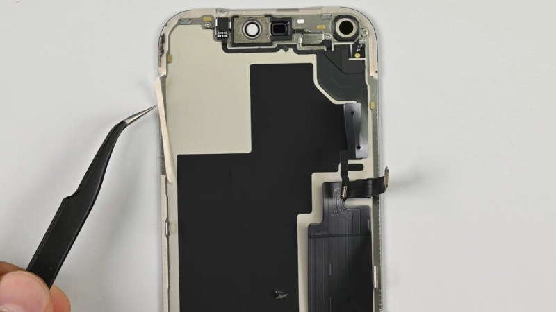 Réparation de l’iPhone 18 Pro : iFixit alerte sur un cadre d’écran fragile et coûteux à remplacer