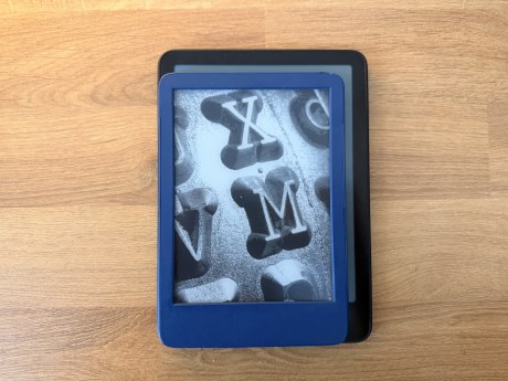 Kindle 2022 vs Kindle Colorsoft