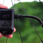 Batterie amovible et grosse endurance : cette nouvelle mini-pompe électrique pour vélo a de beaux atouts
