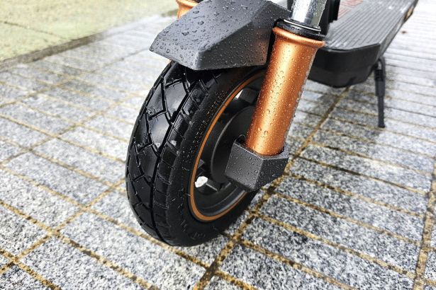 Navee GT5 Max pneus