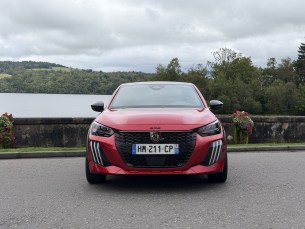 Peugeot e-208 GTi // Source : Vincent Sergère pour Frandroid