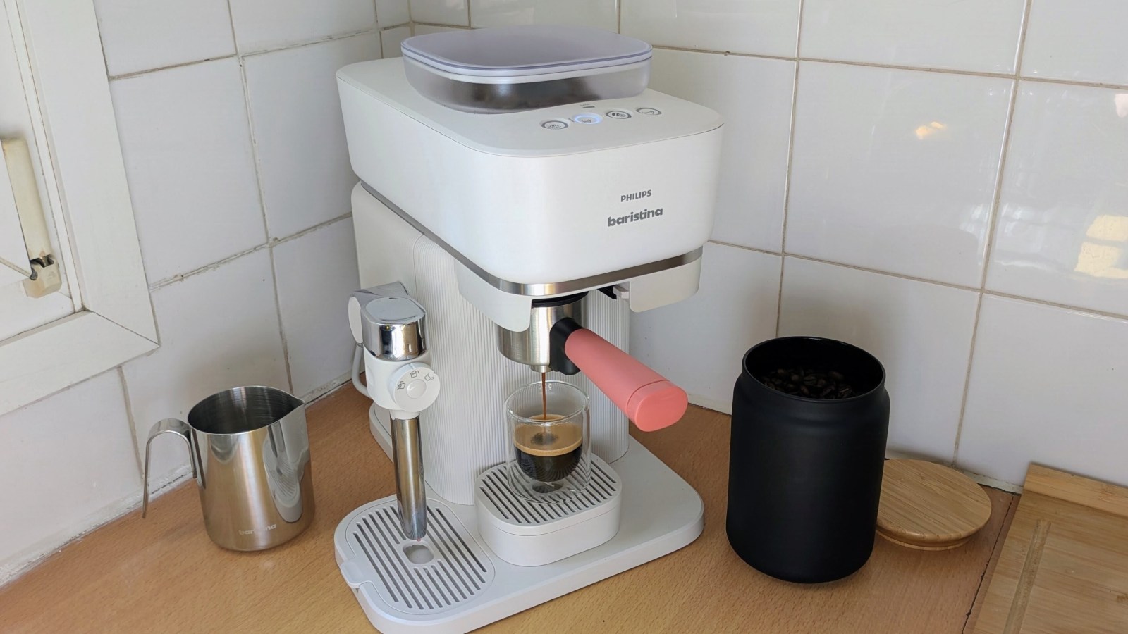 Test de la Philips Baristina Latte : la reine du cappuccino mignonne, mi-automatique
