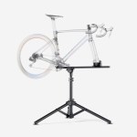Decathlon lance son premier pied d’atelier vélo conçu avec les professionnels de l’équipe Van Rysel, s’il vous plaît
