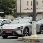 J’ai croisé 2 Xiaomi YU7 dans Paris : pourquoi on vous conseille d’attendre 2027 pour craquer vous aussi