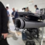 Ce boîtier transforme n&rsquo;importe quel smartphone en télescope grâce à un zoom optique x25