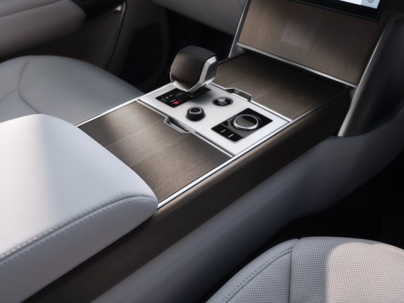 Nouveau Land Rover Range Rover Electric // Source : Land Rover