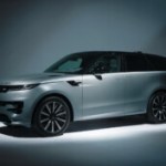 Le Range Rover Sport passe enfin à l’électrique : batterie XXL et 550 ch sans renier ses racines
