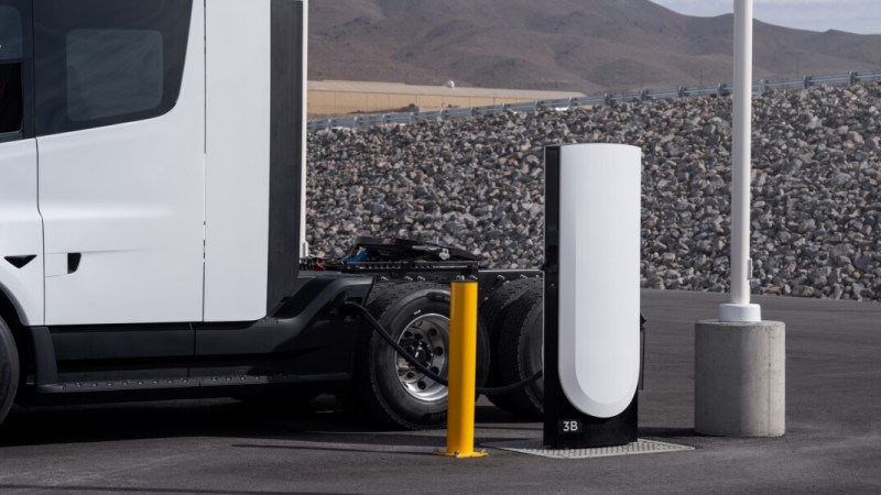 Tesla Semi : la formule « une journée complète avec un seul arrêt » arrive en France