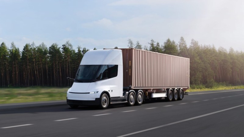 Le camion électrique de Tesla arrive enfin en Europe : 550 km d’autonomie et une recharge ultra-rapide
