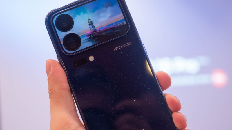 J’ai pris en main le Xiaomi 18 Pro Max : 500 mégapixels combinés, écran de confidentialité et écran arrière dopé